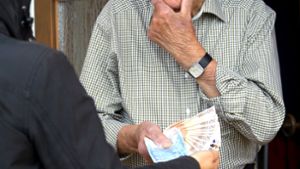 Krimineller prellt Senioren um Geld
