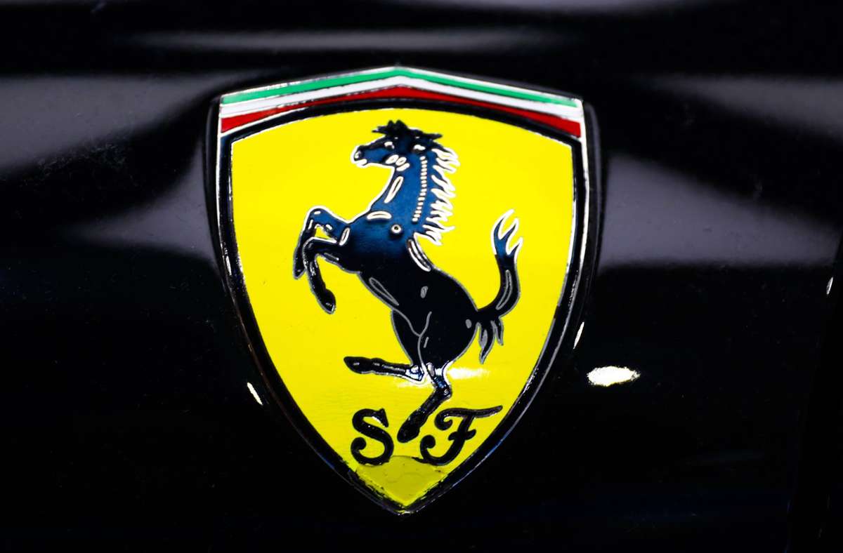 Unfall bei Hoffenheim: Kontrolle über Ferrari-Erlkönig verloren – Hybrid-Bolide zerlegt