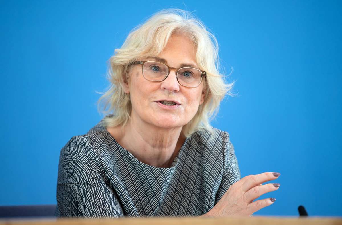 Rücktritt der Verteidigungsministerin: Christine Lambrecht kritisiert Medien