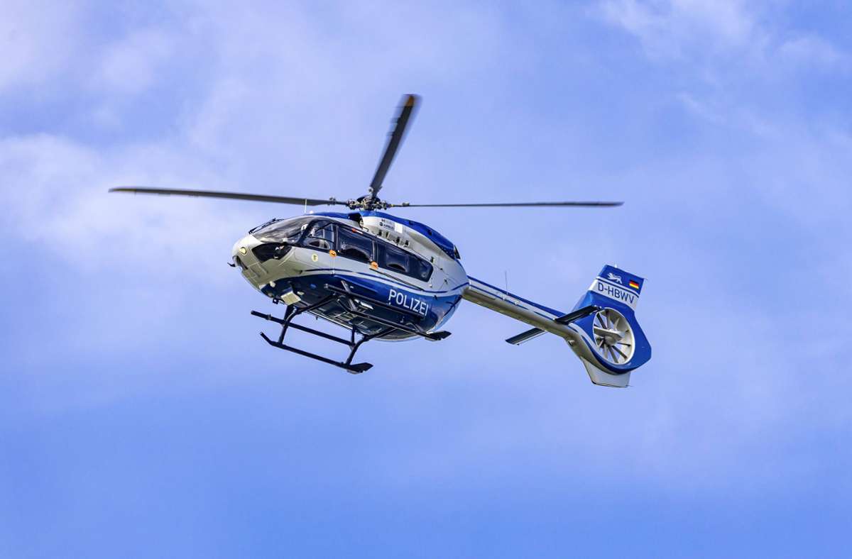 Hubschrauber über Stuttgart: Polizei-Konvoi sorgt für Aufsehen
