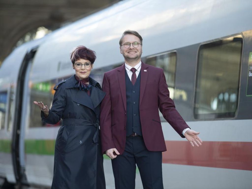 Anprobe läuft: Neuer Look für Lokführer und Zugbegleiter der Bahn