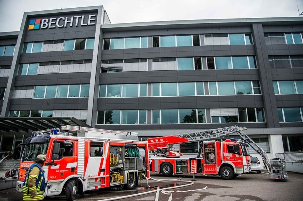 23.07.2016 Großeinsatz der Esslinger Feuerwehr beim Bechtle Verlagsgebäude.