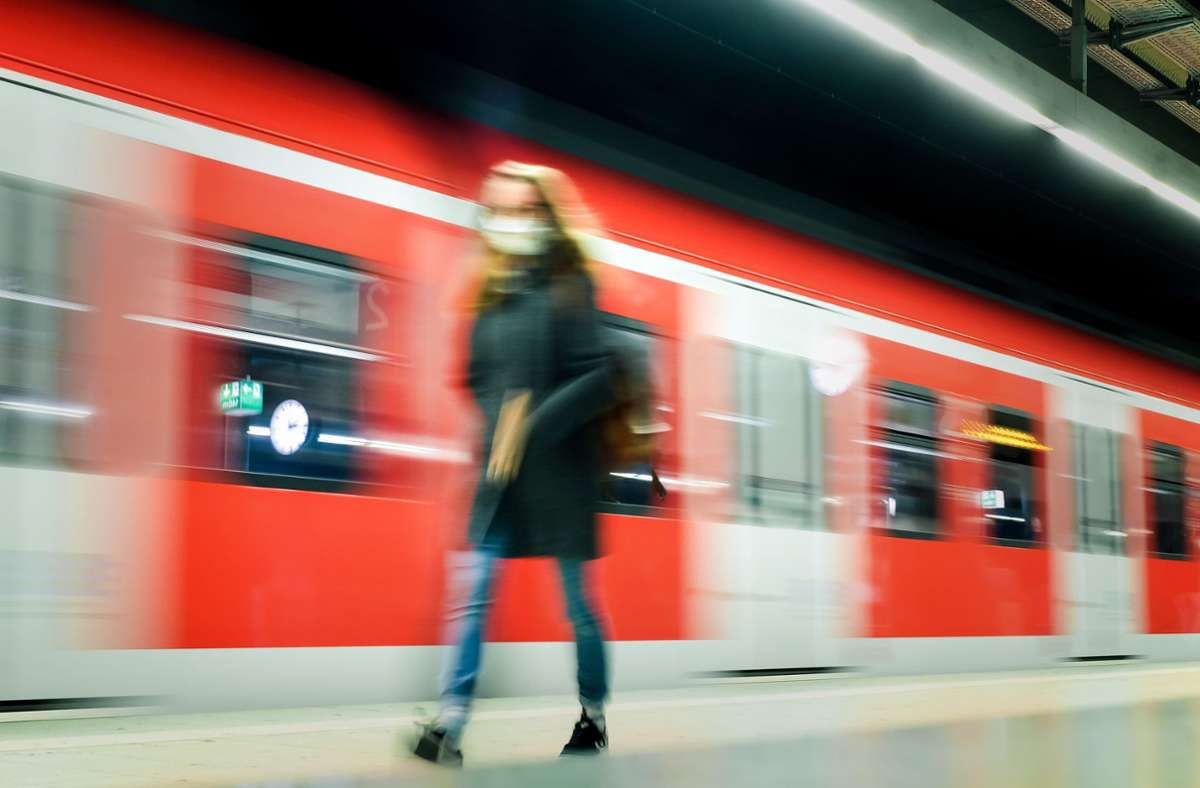 Sexualstraftat in der S-Bahn: Wenn belästigte Opfer die  Polizei scheuen
