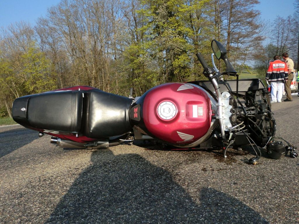 Leichte Verletzungen bei Sturz vom Motorrad