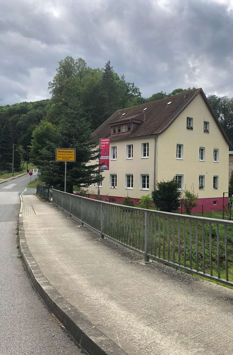 An dieser Brücke bei der Mühle in Nentmannsdorf, wenige Kilometer von Burkhardswalde entfernt, starb Ludwig Reinalter. Hier wurde er auch zunächst begraben und später umgebettet.