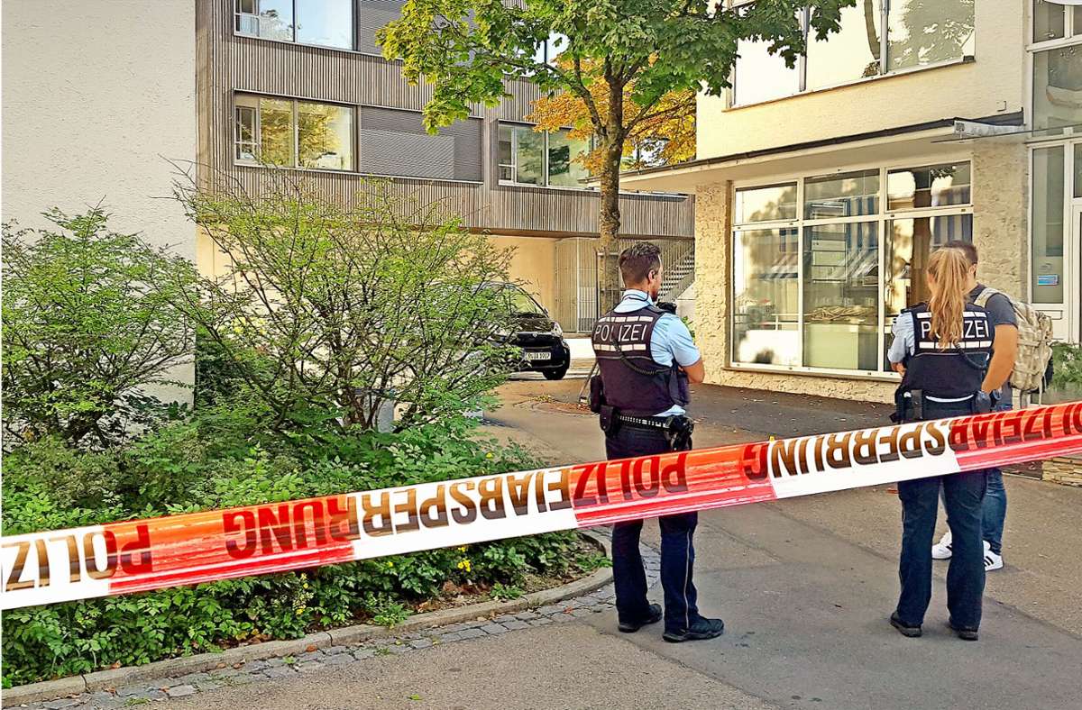 Beim Wendlinger Rathaus wurde die schwer verletzte Frau gefunden.
