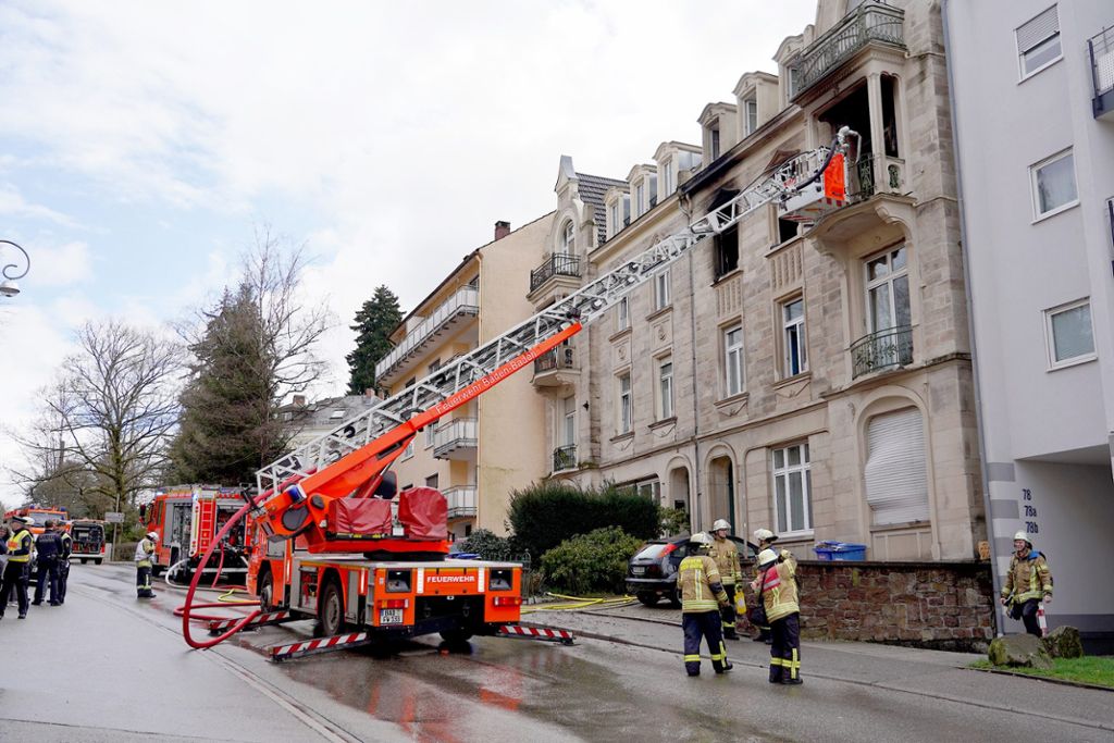 Vier Verletzte und 500.000 Euro Schaden: 74-Jähriger nach Wohnhausbrand in Baden-Baden festgenommen