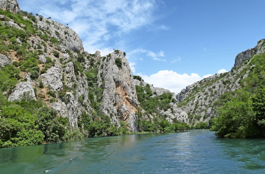 Ein großartiges Panorama bietet der Krka-Canyon  zwischen den Roski-Wasserfällen und dem Kloster Krka.