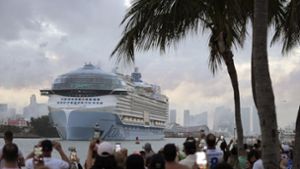 Größtes Kreuzfahrtschiff der Welt bricht zu erster Kreuzfahrt auf