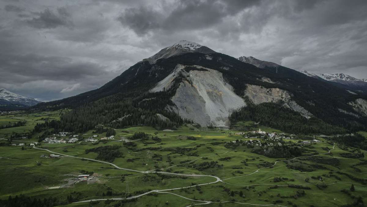 Brienz in der Schweiz: Riesige Felsmassen bedrohen Dorf – Bewohner müssen gehen