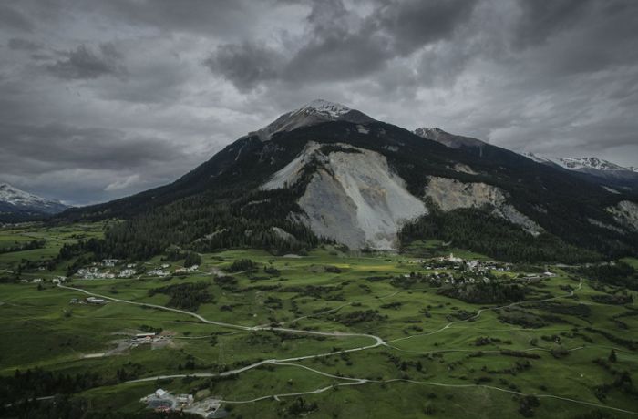 Brienz in der Schweiz: Riesige Felsmassen bedrohen Dorf – Bewohner müssen gehen