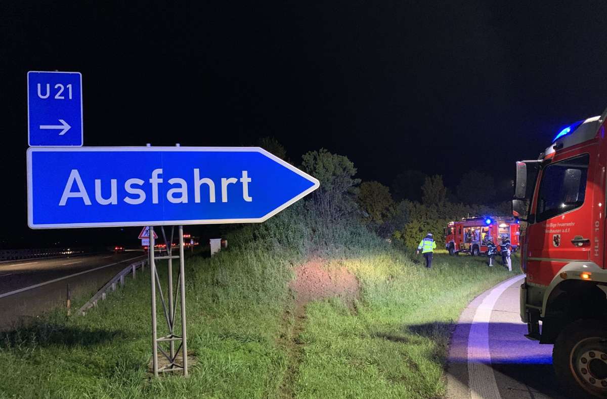 Unfall in Neuhausen: Zwei Verletzte und Sachschaden an der Anschlussstelle Esslingen