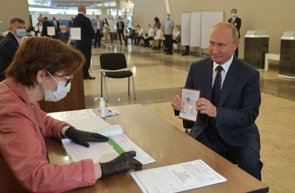 Referendum in Russland: Große Mehrheit stimmt für weitere Amtszeiten Wladimir Putins