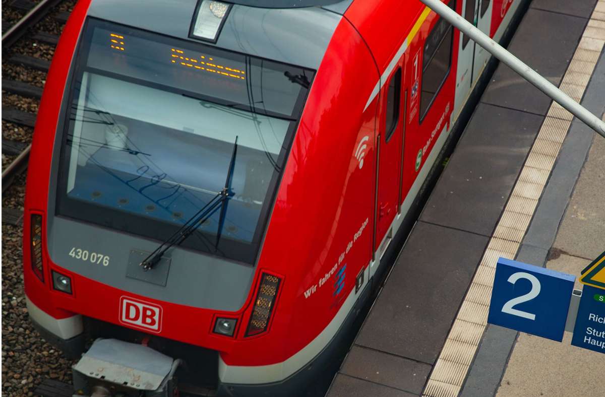 Prüfaufträge für Region Stuttgart: Verband will Lücken im S-Bahn-Takt schließen