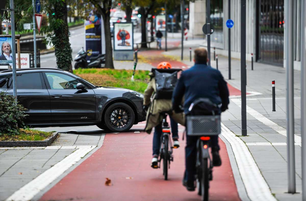 Über die Kfz-Steuer: Bezahlen Autofahrer die Radwege für Fahrradfahrer?