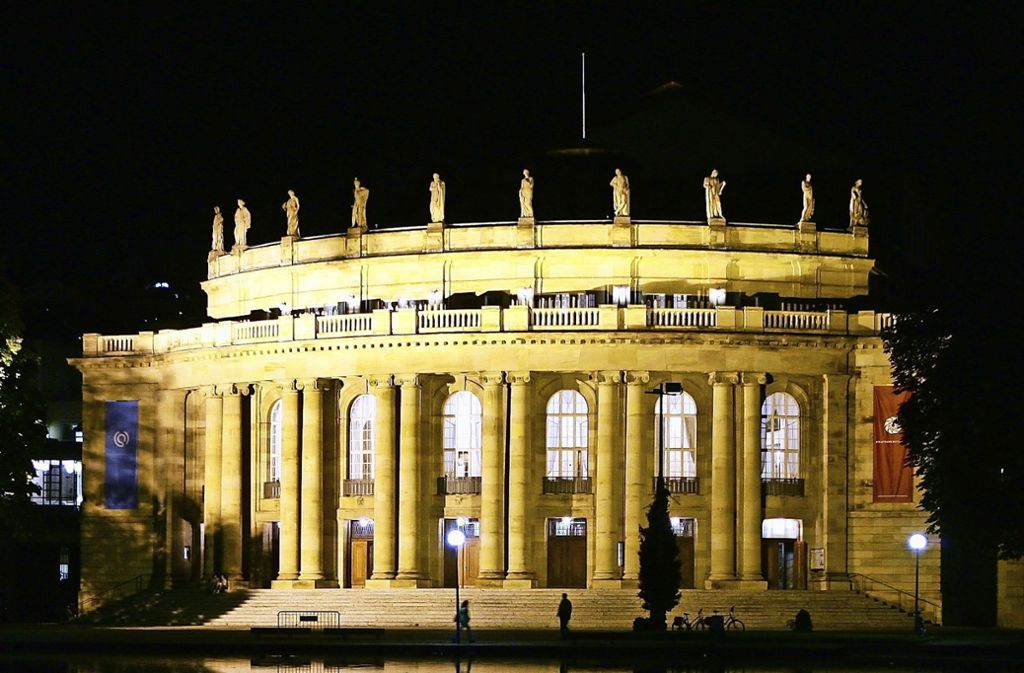 Das Stuttgarter Opernhaus  glänzt, muss  aber dringend saniert werden .