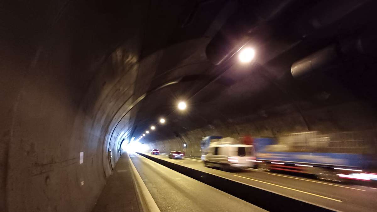 Übergang zum Engelbergtunnel: Nur ein Fahrstreifen am Leonberger Dreieck