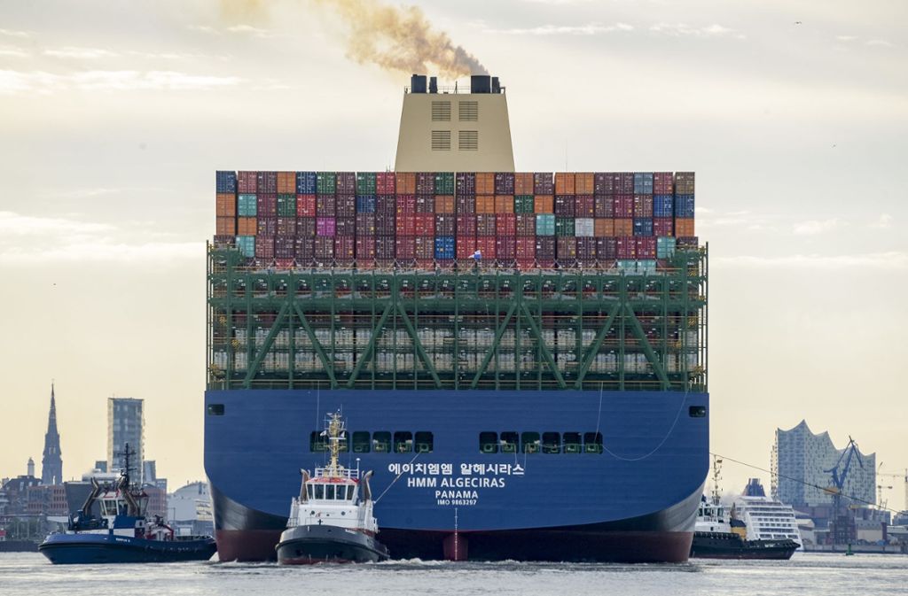 „HMM Algeciras“: Größtes Containerschiff der Welt in Hamburg begrüßt