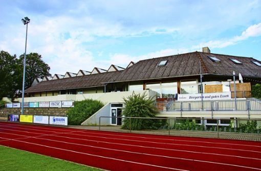 Am Sportzentrum in Baltmannsweiler nagt der Zahn  der Zeit. Foto: Krytzner -  Krytzner