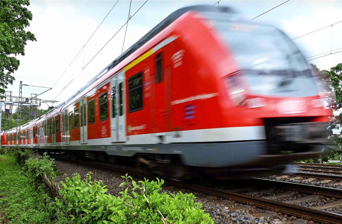 Beschluss beim Verband Region Stuttgart: S-Bahn: Stufenweise zum 15-Minuten-Takt am Samstag
