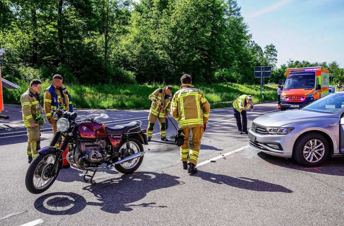 Wie schwer genau der Motorradfahrer verletzt wurde, konnte die Polizei noch nicht mitteilen. Foto: SDMG/Kohls