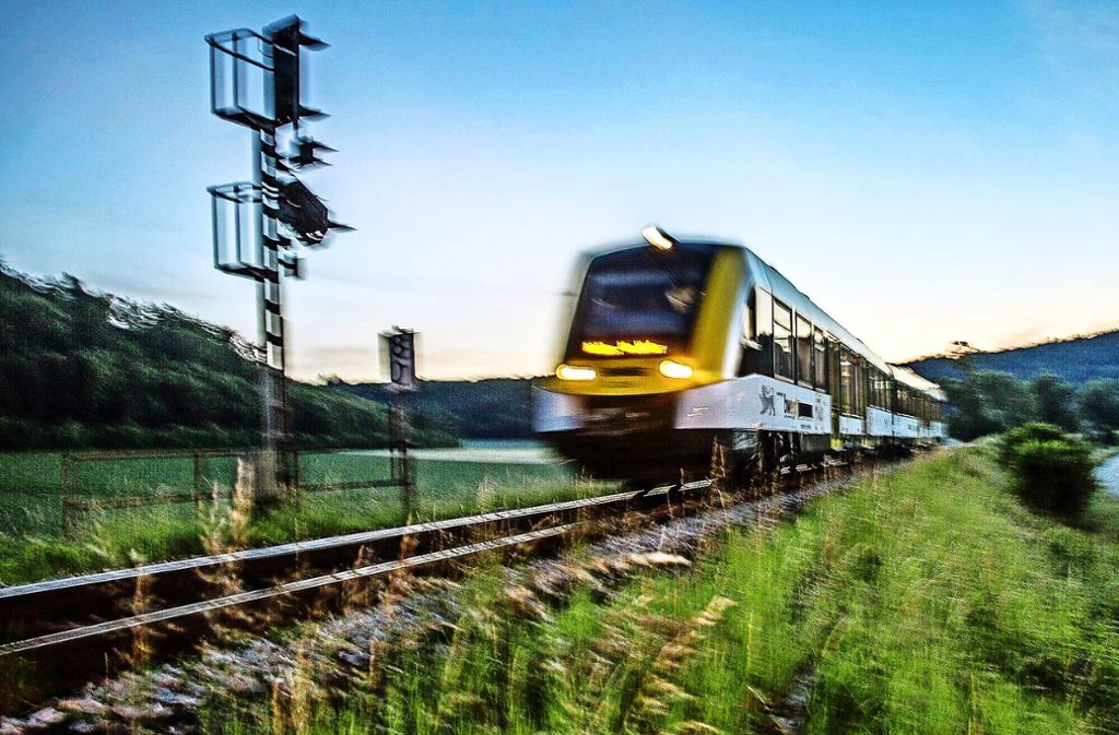 Alte Züge, aber bessere Taktung: Ruckelnd in den neuen Fahrplan im Südwesten
