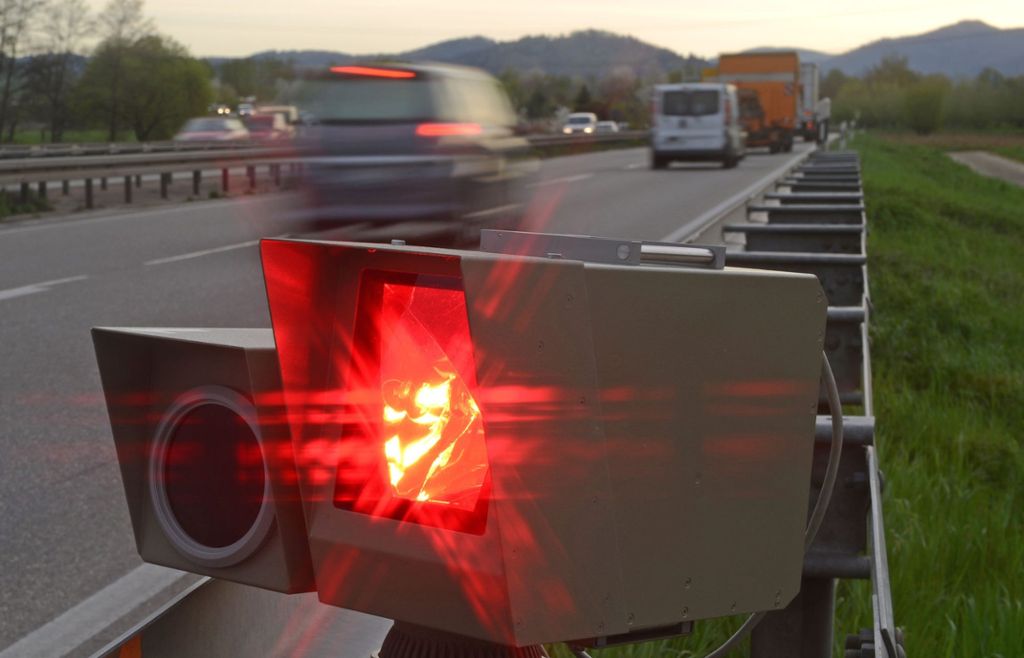 Mehr Kontrollen wegen Anstieg der Verkehrstoten: Strobl kündigt Blitzer-Offensive an