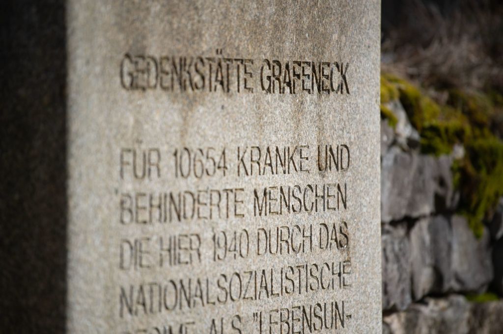 Die Nazis töteten in Grafeneck geistig behinderte und psychisch kranke Menschen: Landtag gedenkt der Opfer des Nationalsozialismus