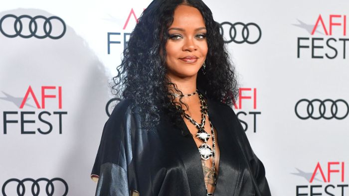 Auch bei  Flop: Rihanna steht zu Auftritt
