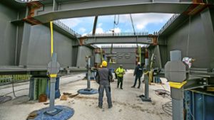 Neue Stahlkonstruktion für Hanns-Martin-Schleyer-Brücke nimmt Form an