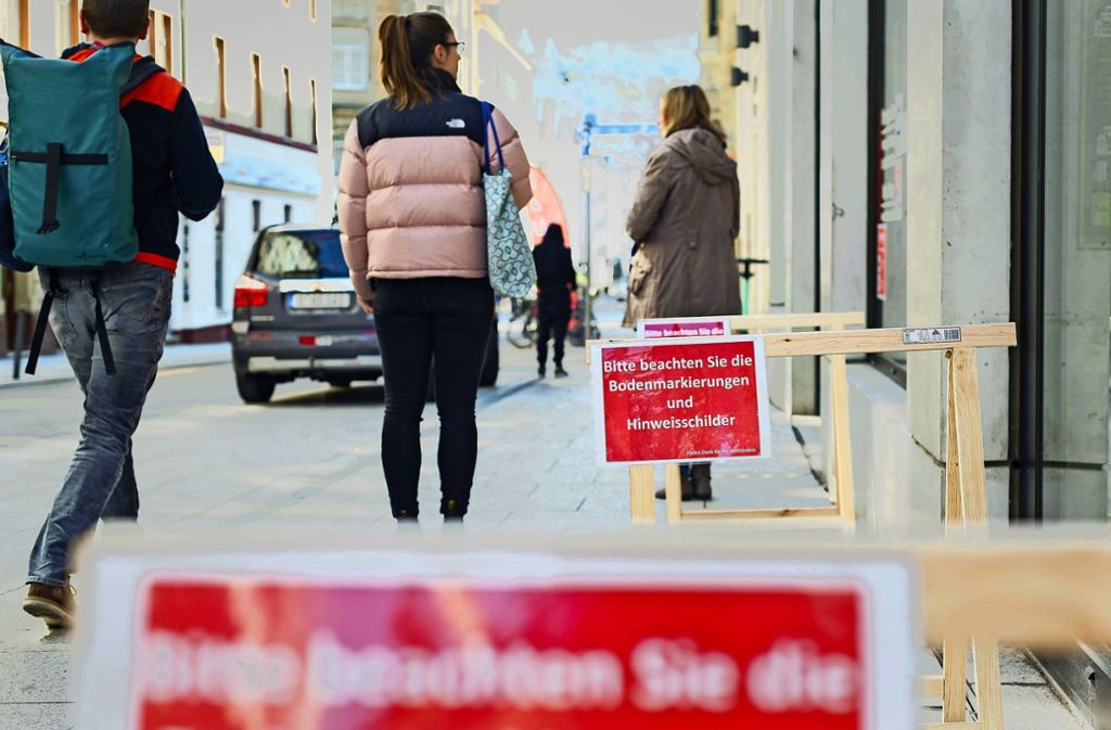 Coronavirus in Stuttgart: Baumärkte halten Kunden auf Distanz