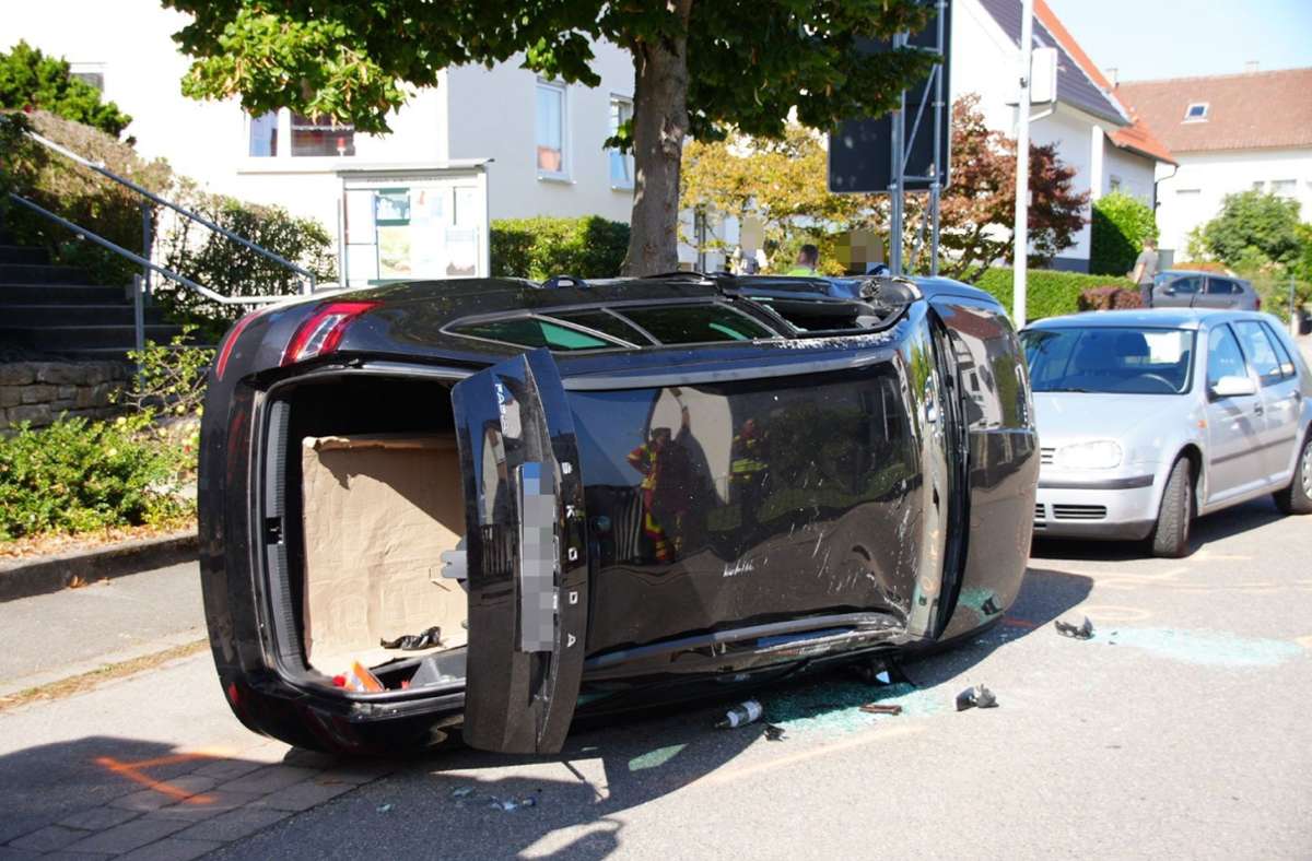 Polizeieinsatz in Aichwald: Vier Verletzte nach Unfall