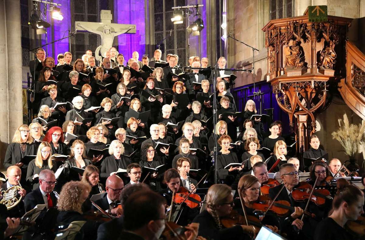 Konzert für die EZ-Weihnachtsspendenaktion: Zwei Chöre brillieren mit Mendelssohns „Elias“