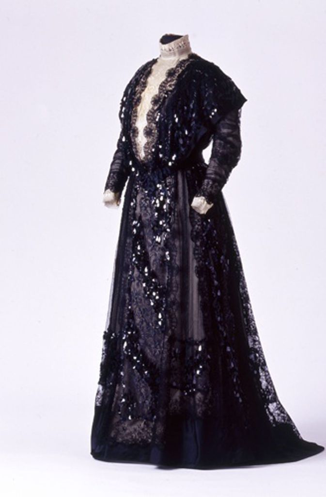 Der Stolz der Modesammlung des Stuttgarter Landesmuseums: Eines von Königin Charlottes Gesellschaftskleidern, das sie in der Zeit nach der Jahrhundertwende trug.