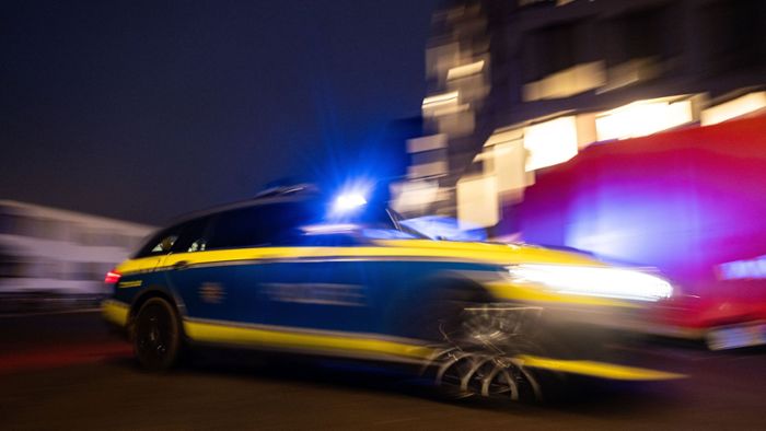 18-jähriger Autofahrer rast im Rausch mit Tempo 190 vor Polizei davon