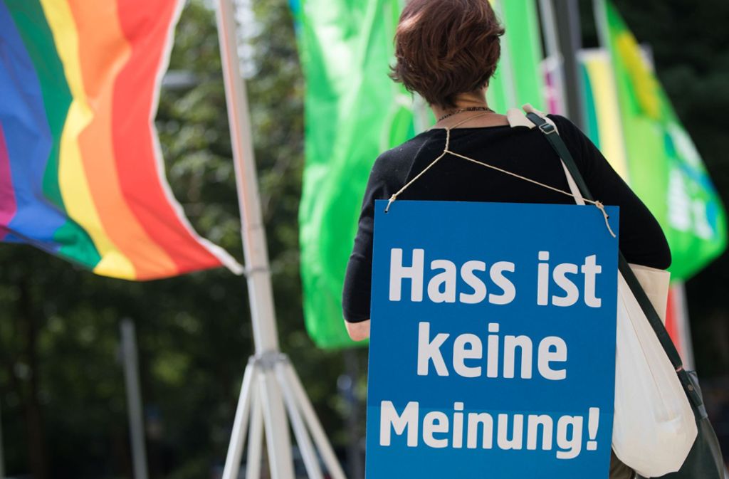 Hasskriminalität in Stuttgart: Generalstaatsanwalt  rechnet mit explosivem Anstieg der Verfahren