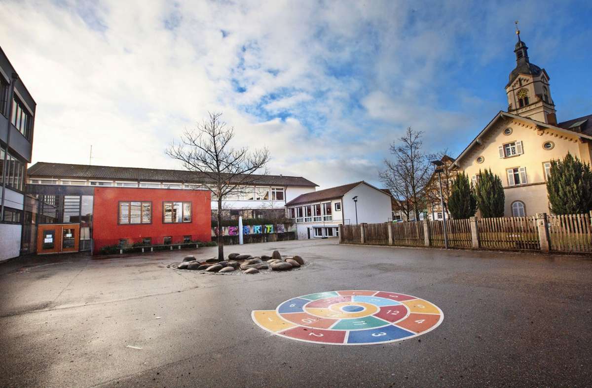Mozartschule Neuhausen erweitert Außenbereich: Schulhof mit Ecken zum Verweilen