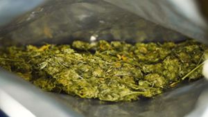 Polizeibeamte finden 800 Gramm Marihuana in Kofferraum