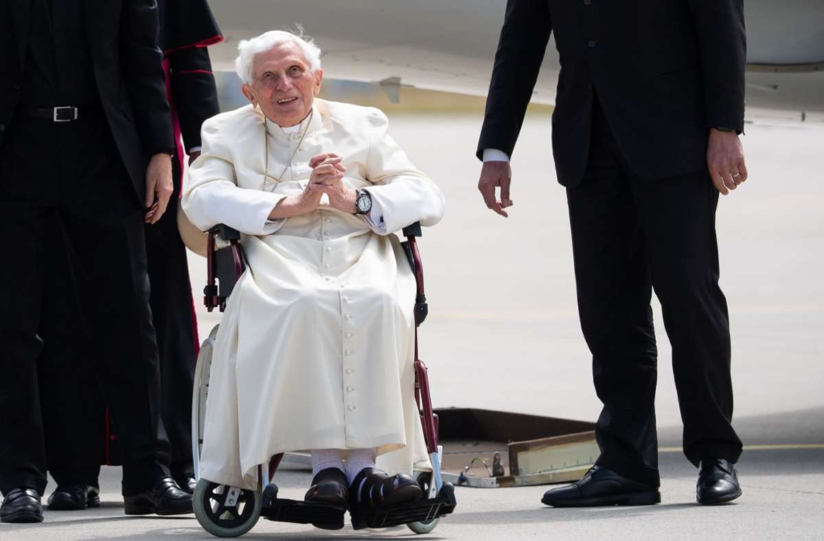 Sorge um emeritierten Papst: Benedikt XVI. ist schwer erkrankt