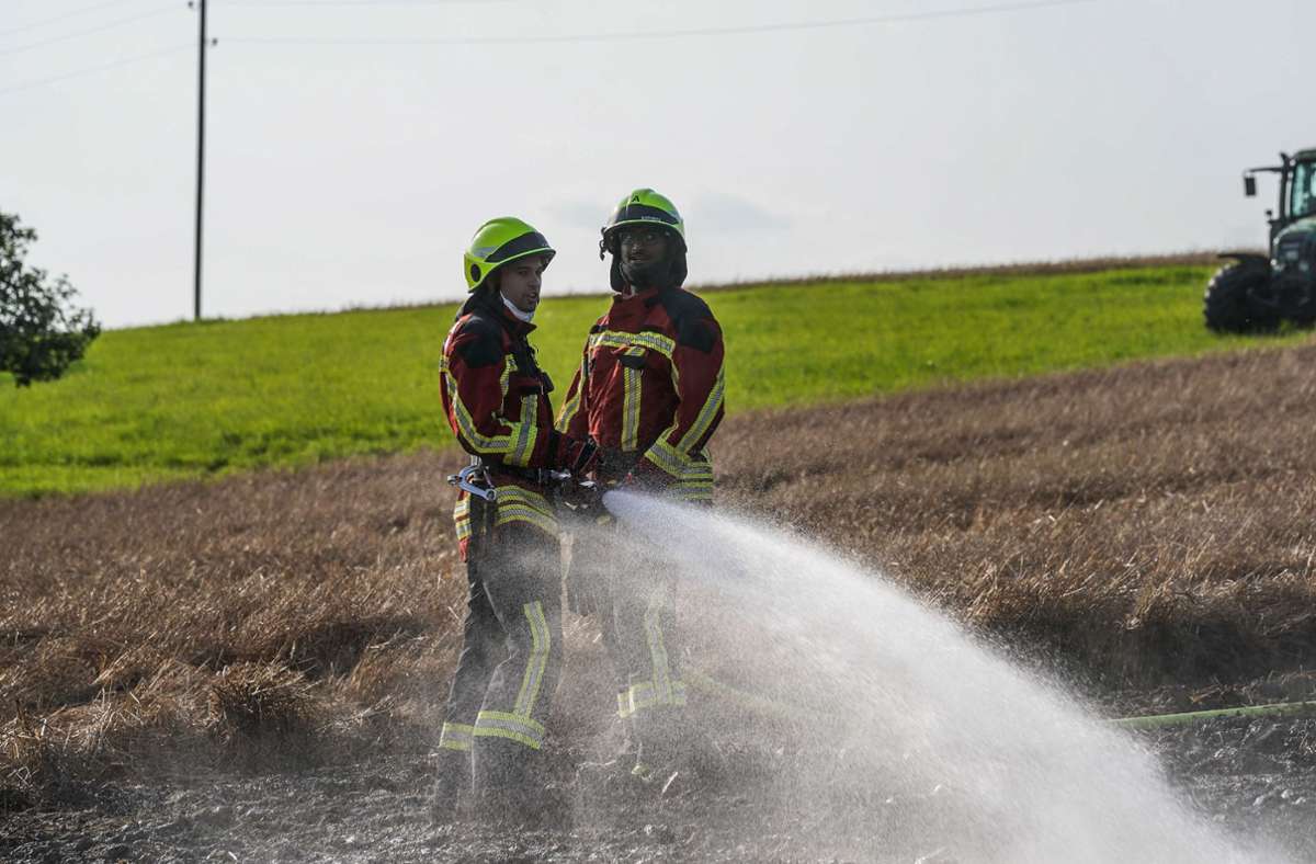 Weitere Bilder vom Brand eines Getreidefeldes in Wernau.