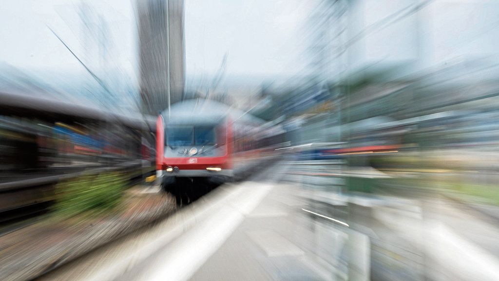 14-Jährige in S-Bahn sexuell belästigt