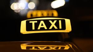 Ärzte, Schwestern und Pfleger fahren jetzt kostenlos Taxi