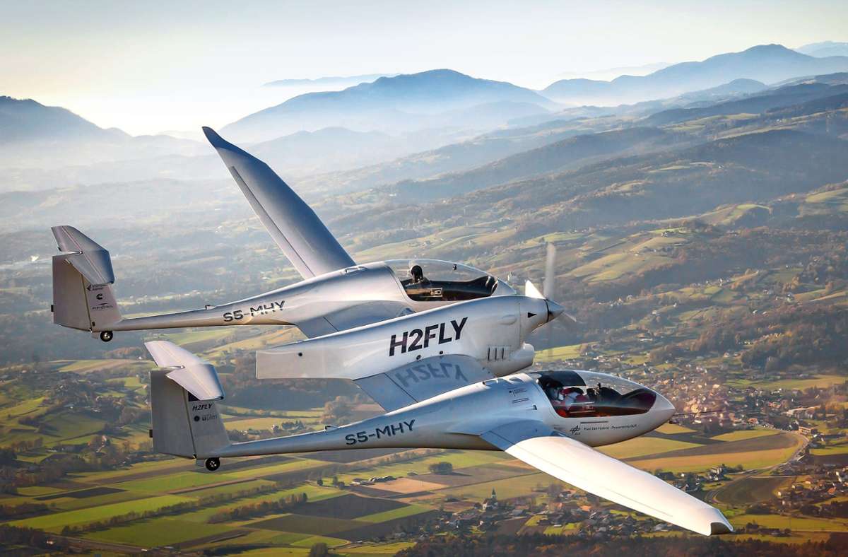 Ein Flugzeug mit zwei Kanzeln für insgesamt vier Personen: Das ist die Maschine, die offenbar einen  Höhenrekord aufstellte. Foto: H2Fly