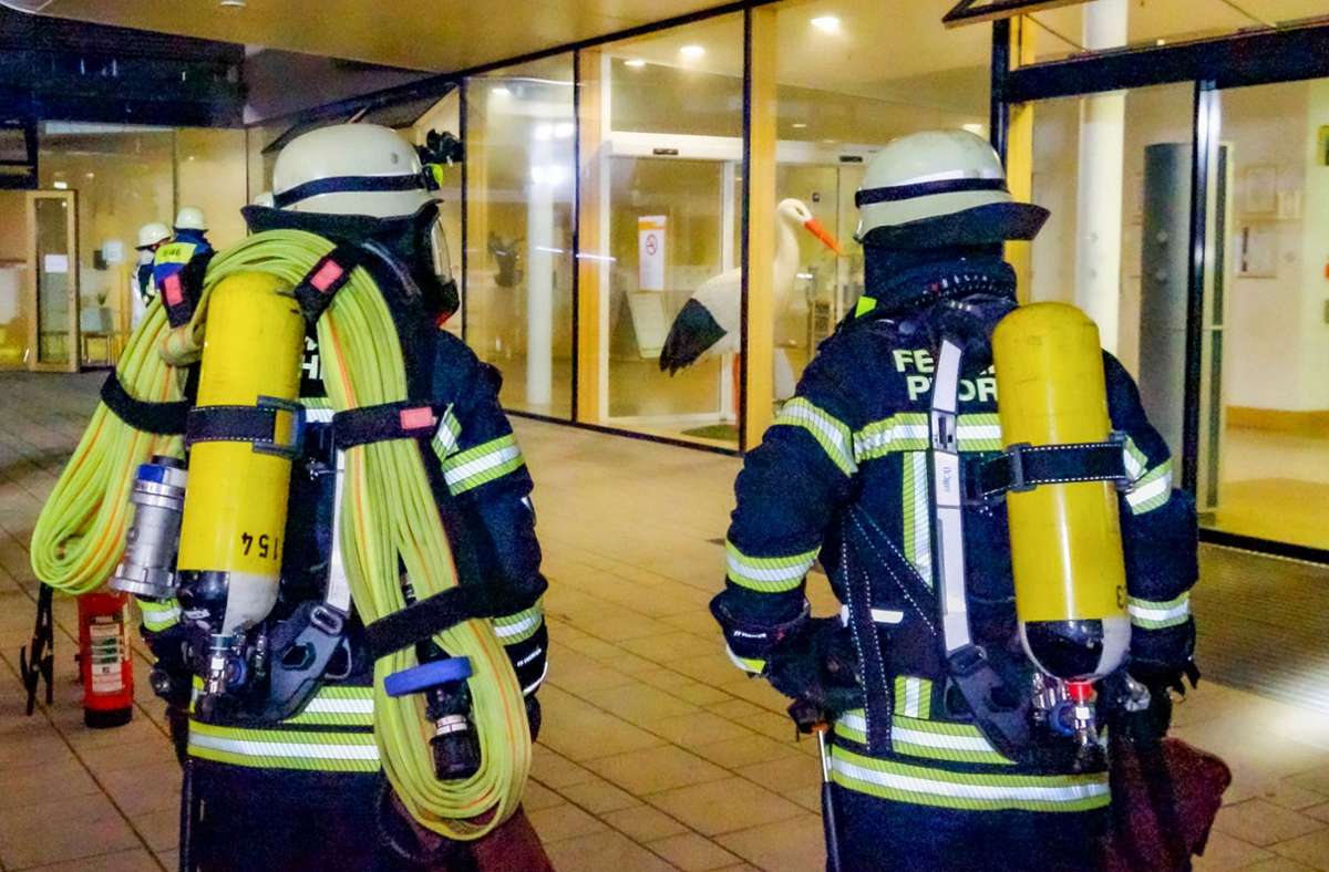 Pforzheim: Toter bei Brand in Klinik-Notaufnahme war am Bett fixiert