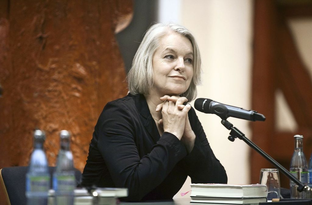 Marlene Streeruwitz hinterfragt in „Flammenwand“ die Rollen der Geschlechter: Wortgewitter in der politischen Krise