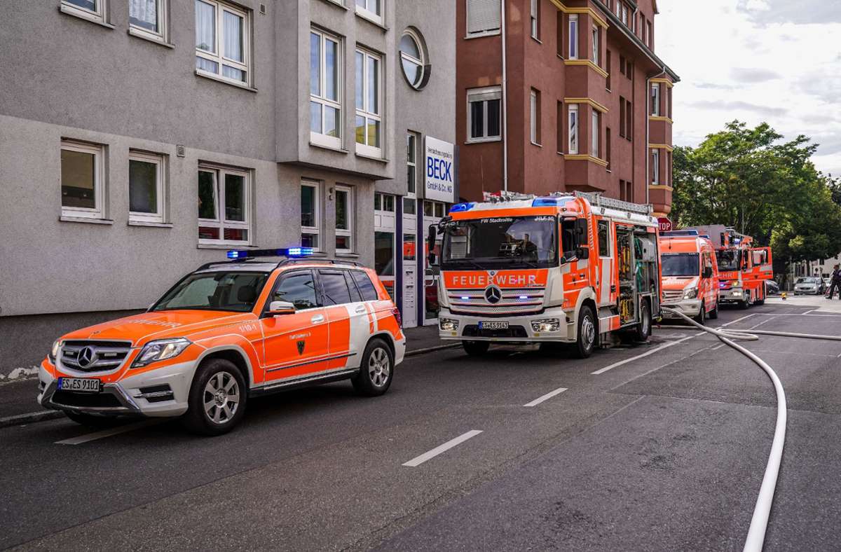 Esslingen: Küchenbrand in Mehrfamilienhaus