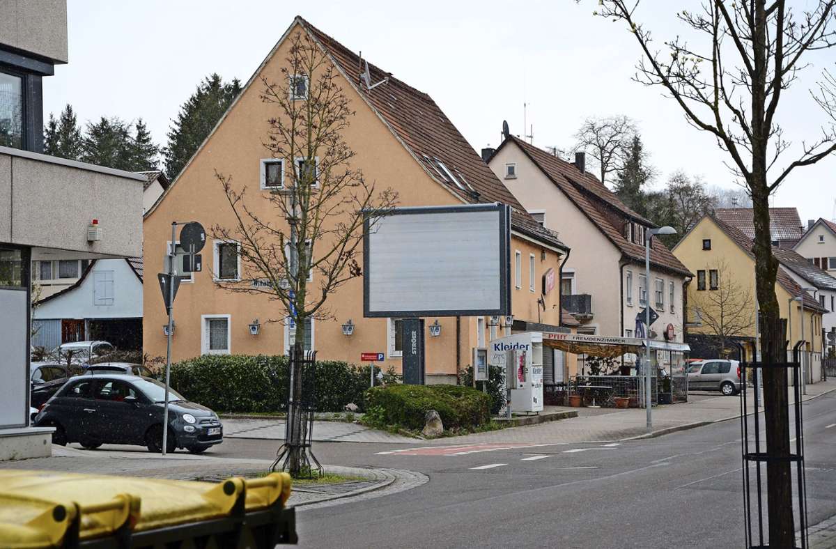 Leuchtreklame in Altbach: Plakatwand ist vielen ein Dorn im Auge