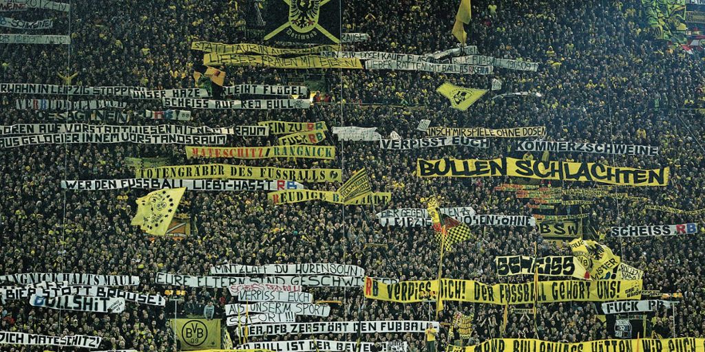 Dortmunder Südtribüne gegen Wolfsburg gesperrt - Der Bundesligist büßt für das Fehlverhalten von Fans gegen Leipzig: Gelbe Wand bleibt am Samstag grau
