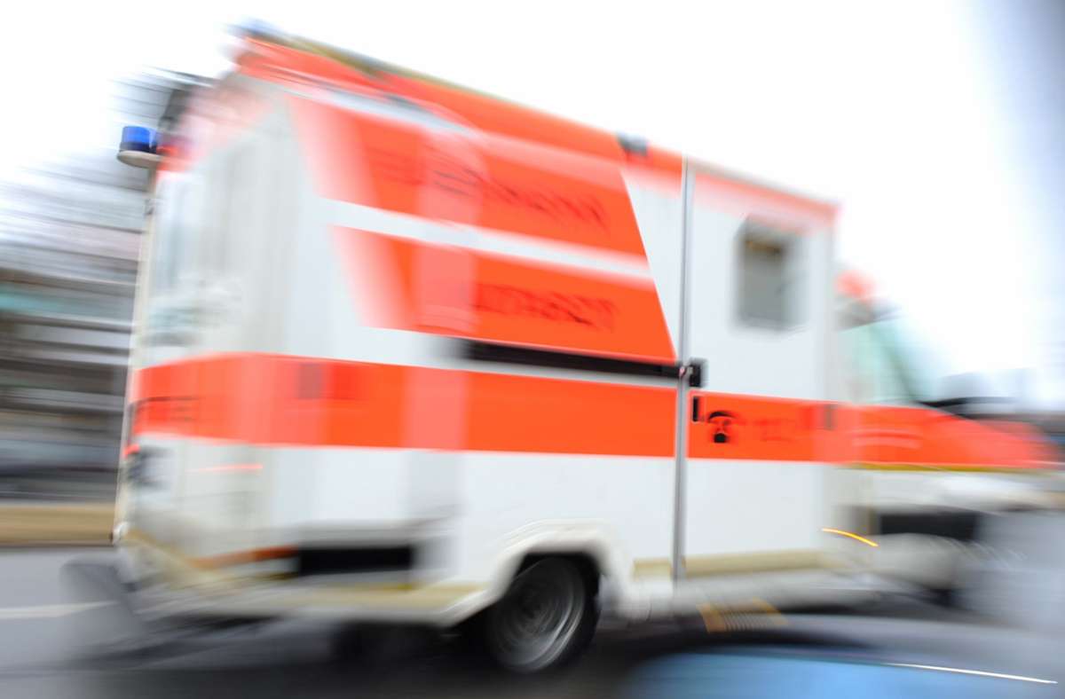 Unfall bei Erkenbrechtsweiler: Zwei Personen bei Zusammenstoß schwer verletzt