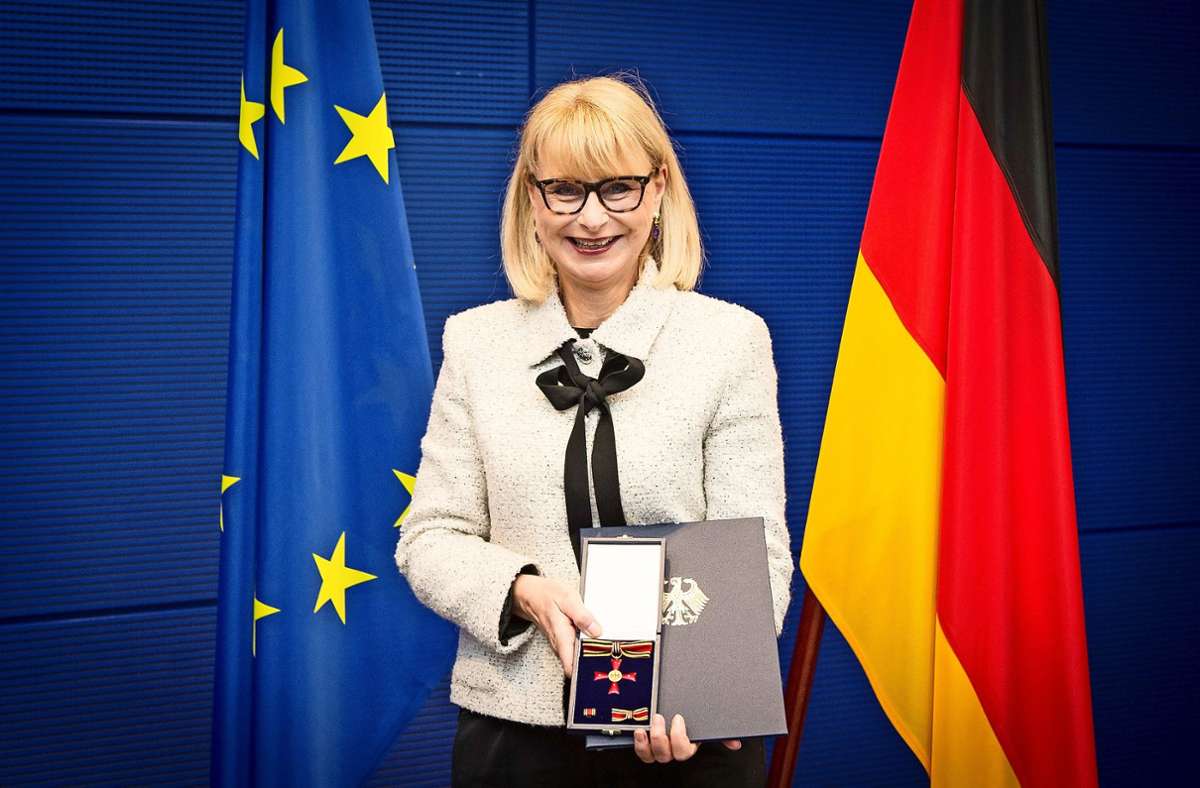 Bundesverdienstkreuz für  Stuttgarter CDU-Politikerin: Abgeordnete Karin Maag ausgezeichnet